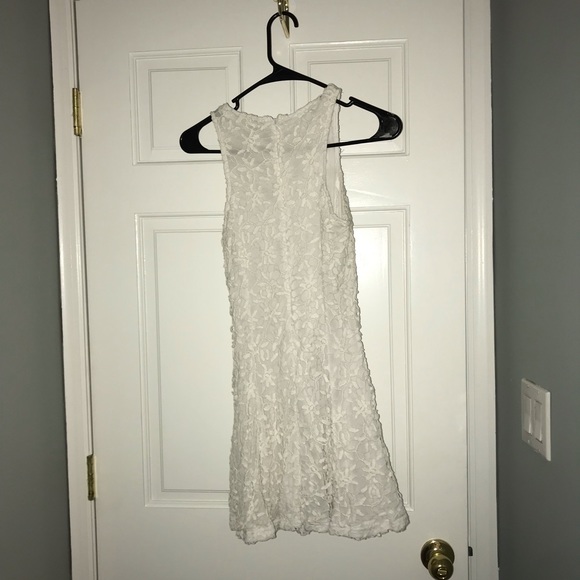 White embroidered floral dress from LF - Picture 6 of 7